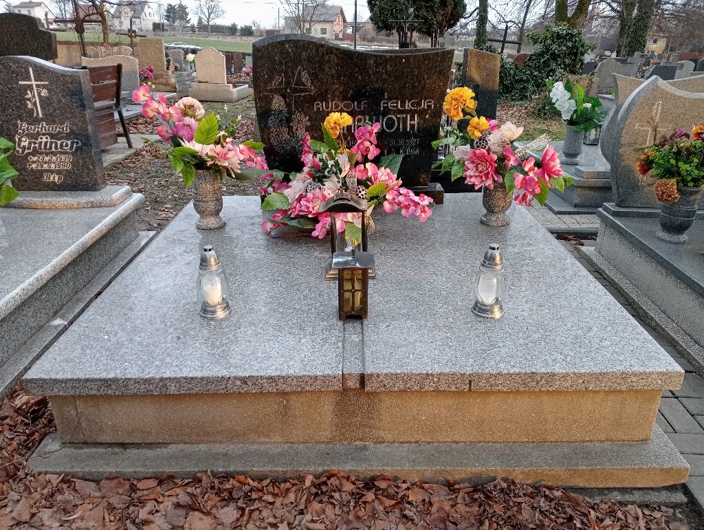 Grób Rudolf Karwoth