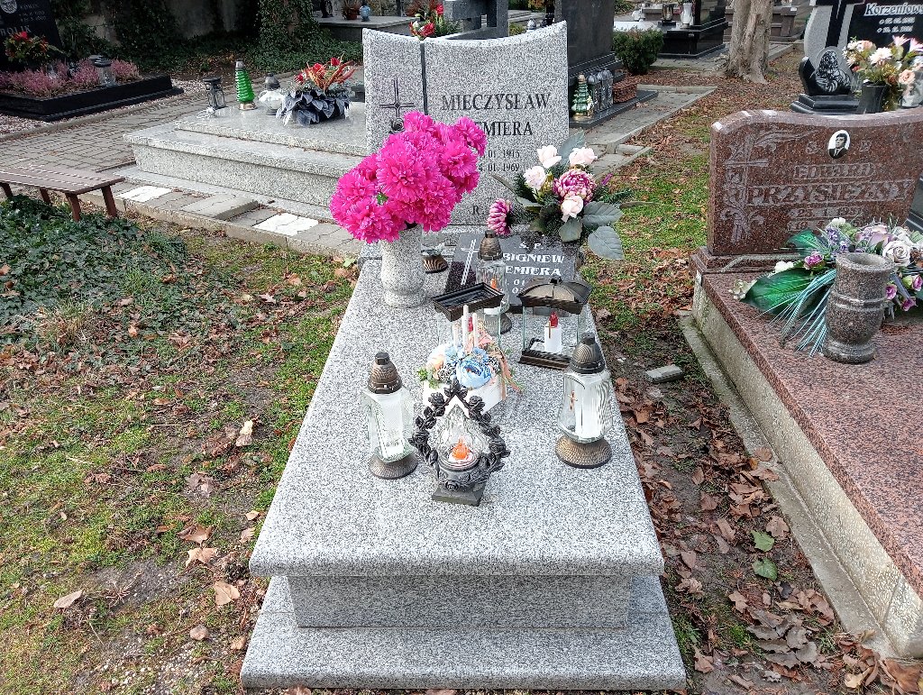 Grób Mieczysław Ciemiera