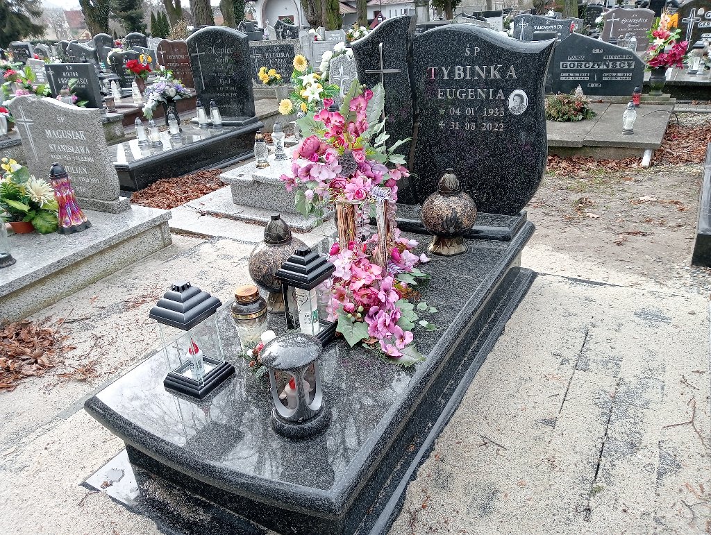 Grób Eugenia Tybinka